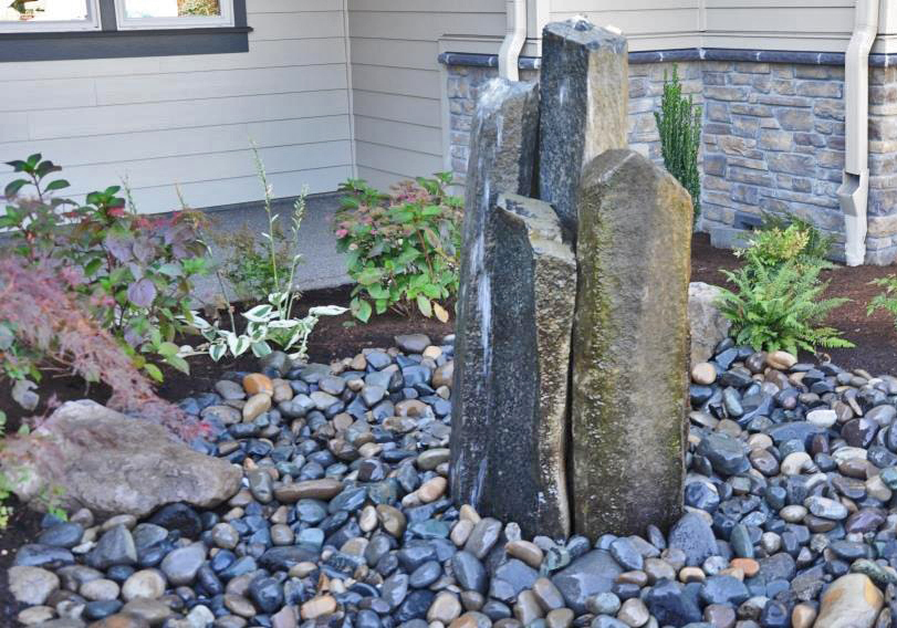 miles-parade-of-homes-2016-bubbler water feature